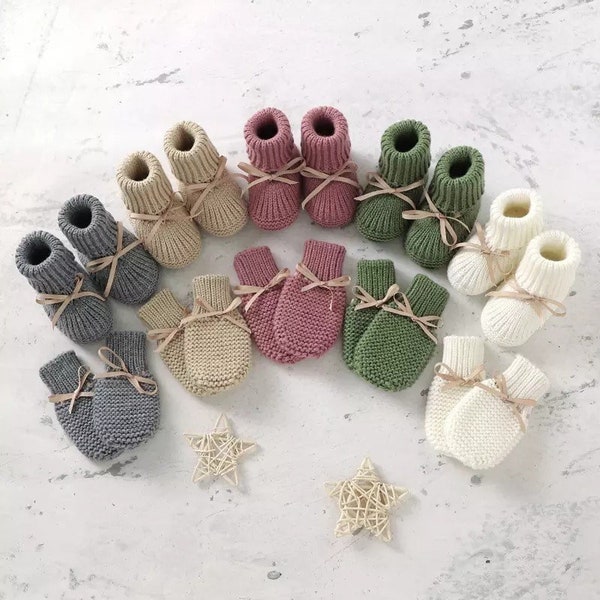 Knitted Baby Boots and Mittens Set (0-18 months)