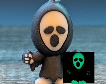Glow in the Dark Ghostface Keychain: Scream Movie Inspired