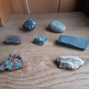 Lot of gemstones