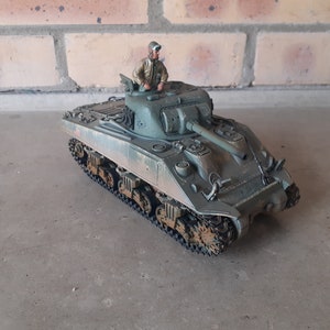 戦車フィギュア】MILITARY FORCE DIE CAST1/32M4A3 戦車フィギュア