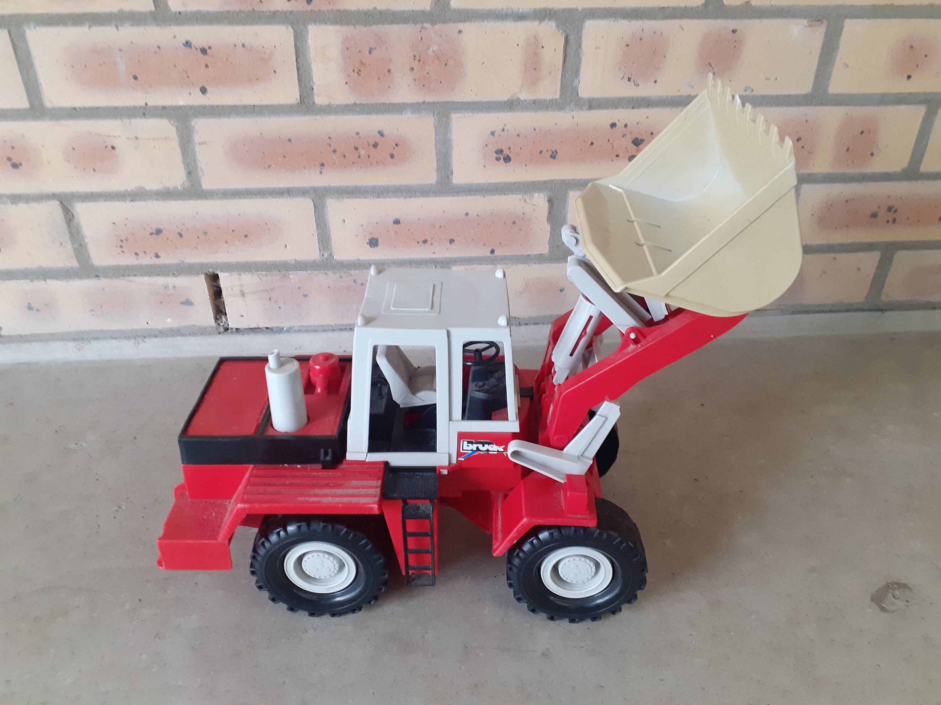 Bruder Chargeuse Sur Pneus Jouet - 1:16 - Pour Enfants 2+ Ans