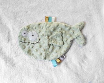 Flat comforter with personalized mint fish label, color of your choice, child's first name, baby gift, birth list, handmade comforter