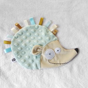 Blue hedgehog flat comforter, customizable color and first name, very soft label comforter, baby gift, birth list, handmade comforter