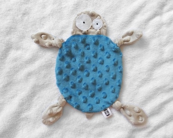 Customizable turtle flat comforter. Child's first name. Color of your choice. Baby gift, birth list. Handmade cuddly toy.