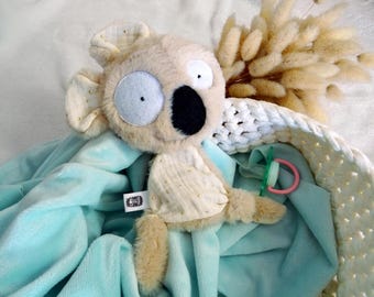Koala comforter with customizable pacifier clip, color of your choice, handmade comforter. Comforter with pacifier clip