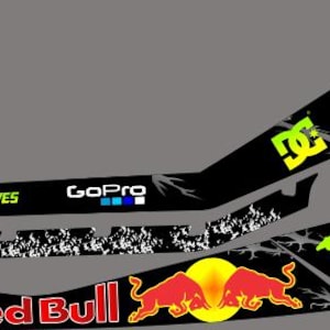 Pu&ograve; includere: Decalcomanie grafiche nere e grigie con loghi GoPro, Red Bull e Monster Energy. Le decalcomanie presentano un design frastagliato e astratto con dettagli bianchi e il logo DC Shoes. Ideale per la personalizzazione di veicoli.