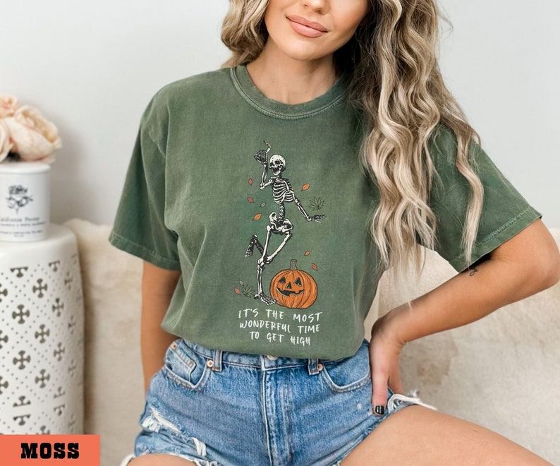 Skeleton Weed Shirt, Stoner Girl Tee, Halloween Pothead TShirt, 420 T-Shirt, Cannabis Gift for her, Marijuana Lover, Vintage Comfort Colors bild 1