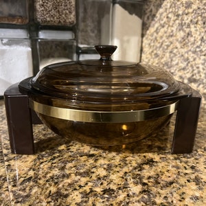 Pyrex with Vintage Gold and Bakelite Stand, Amber Pyrex with matching Lid in RARE! Stand