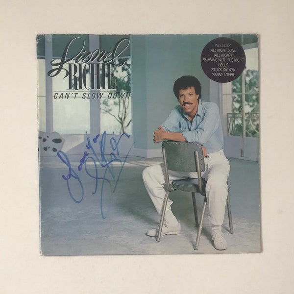 LIONEL RICHIE Signed Photo Casual COA hologram main image 1