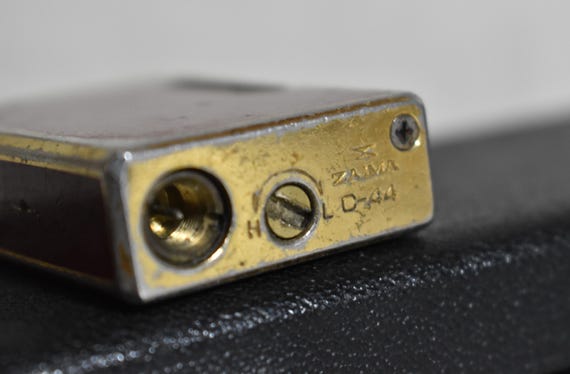 Vintage De Luxe Silver Tone Cigarette Lighter - Japan