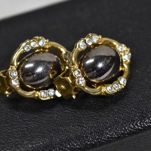 Vintage Collectible Women/Ladies Jewel Accessories-Women/Ladies Earrings Beautiful Design