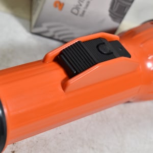 NEW IN BOX Bright Star 2117 Flashlight 2-D-Cell Safety Loud Orange Division 1
