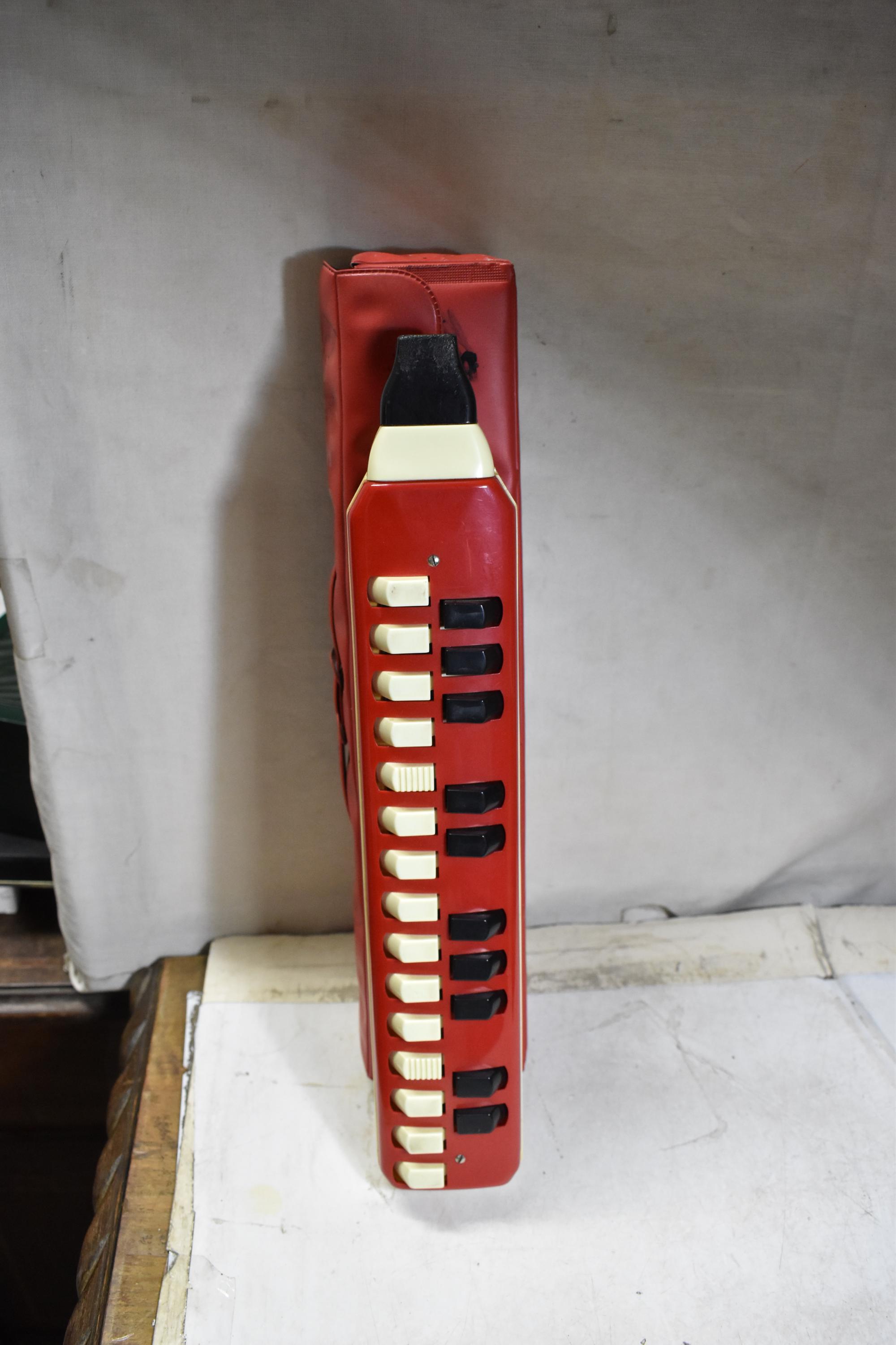6/15日限定値下げHohner Melodica 2本ボタン式ビンテージ Hohnerビンテージ鍵盤ハーモニカmelodica、アルト系2本です