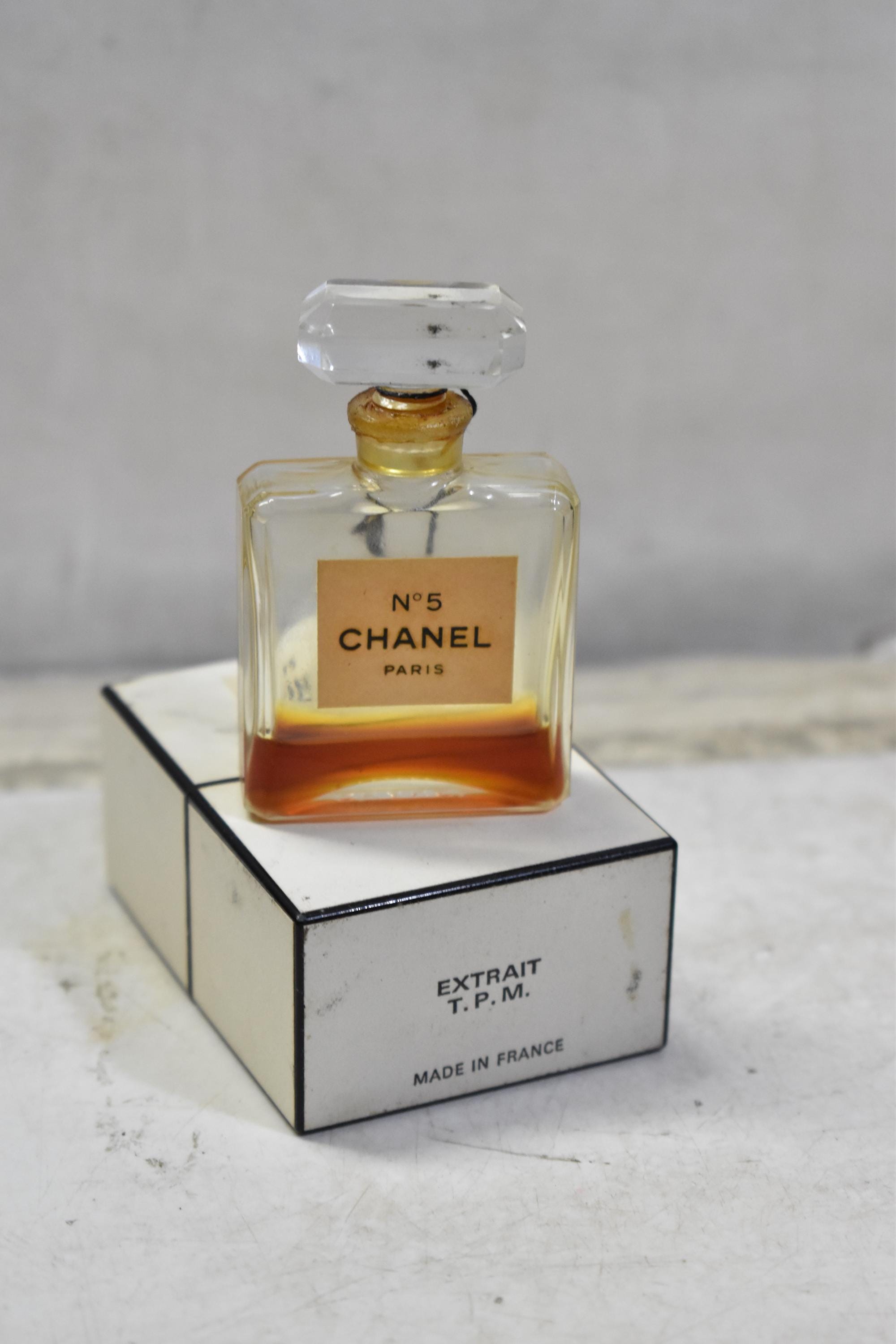 【CHANEL】オードトワレN°5〈ヴィンテージ〉 Chanel, No. 5, 30 Ml. or 1 Oz. Flacon, Parfum Extrait, 1921