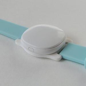 Ava Fruchtbarkeits-Tracker-Bandadapter Schraubenzieher inklusive Optional Uhrenarmband Pink, Türkis, Grau, Weiß, Blau, Lila Bild 3