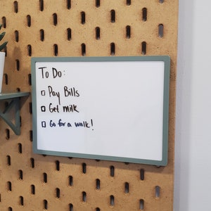 Pegboard Acryl-Whiteboard | SKADIS oder 1/4 "Pegboard Kompatibel, über 12 Farben! | Büro/Klassenzimmer/Handwerk, Notizen und mehr!
