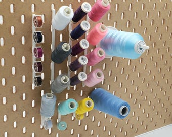 Kit de accesorios de costura SKADIS de muestra / Compatible con SKADIS o 1/4", regalo de manualidades para quilters y creadores, almacenamiento en tablero perforado de IKEA