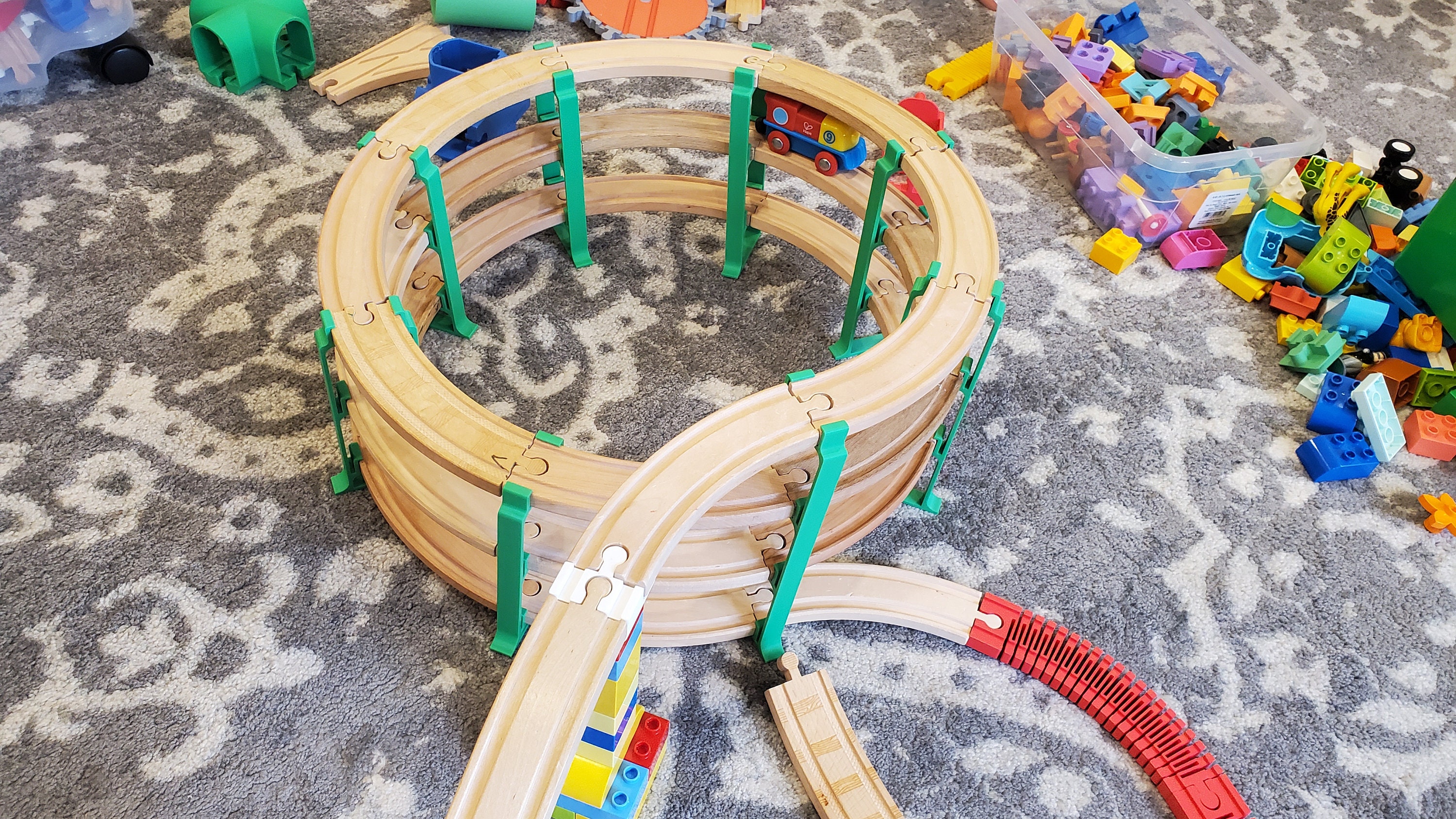 Support Spiralé 3 Niveaux Pour Train En Bois – Compatible BRIO, Thomas, IKEA, Melissa & Doug – Fabriqué En France Avec Soin