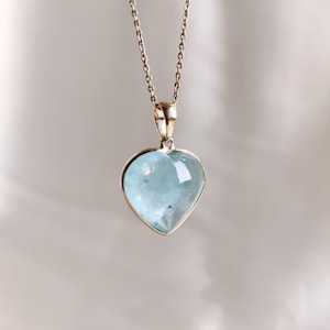 Einzigartige Aquamarin Edelstein Anhänger in Gold gefüllt & Sterling Silber Halskette für Frauen Handgemachte Herz Aquamarin zierliche Halskette Geschenk Mom