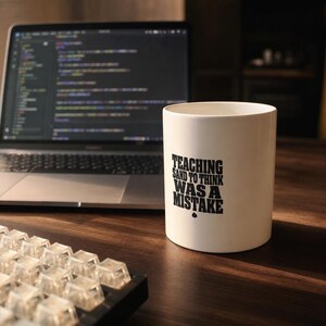 砂に考えることを教えたのは間違いだったマグカップ - 面白いコーヒーマグ、ソフトウェアエンジニアへのギフト、プログラマー向けセラミックカップ、開発者オフィス装飾