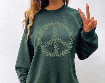 Sweat-shirt botanique de Noël de la paix | Ras du cou avec signe de la paix | Sweat-shirt Pine Peace | Sweat-shirt granola fille Christmas Pine Peace Crewneck