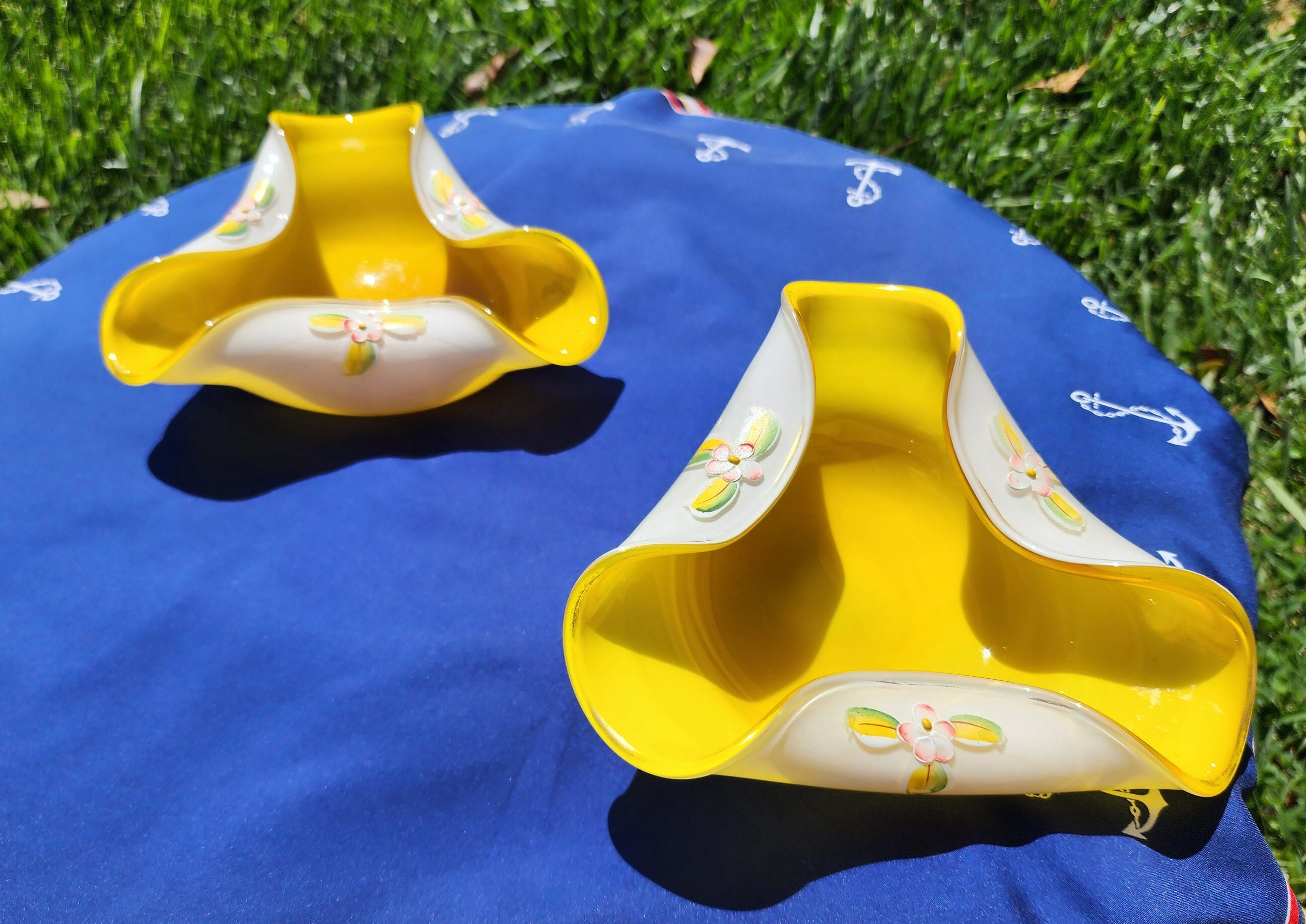 Set of 2 Vintage Nasco Japanese Cased Glass Tri-corner Bowls - Etsy