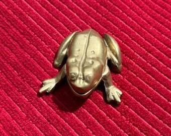 1930s Traditional Brass Frog Containter