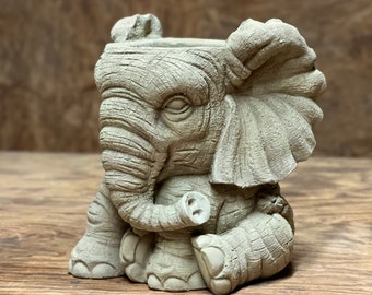 Concrete Elephant Planter Figurine Creative Flowers Pot Outdoor Garden Figure