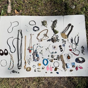 Vintage Jewelry Lot - Costume Fashion Jewelry - Necklaces Bracelets Earrings