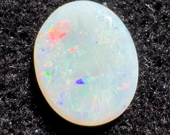 Australian Opal Cabochon - 0,77 karat #173 i displaylåda