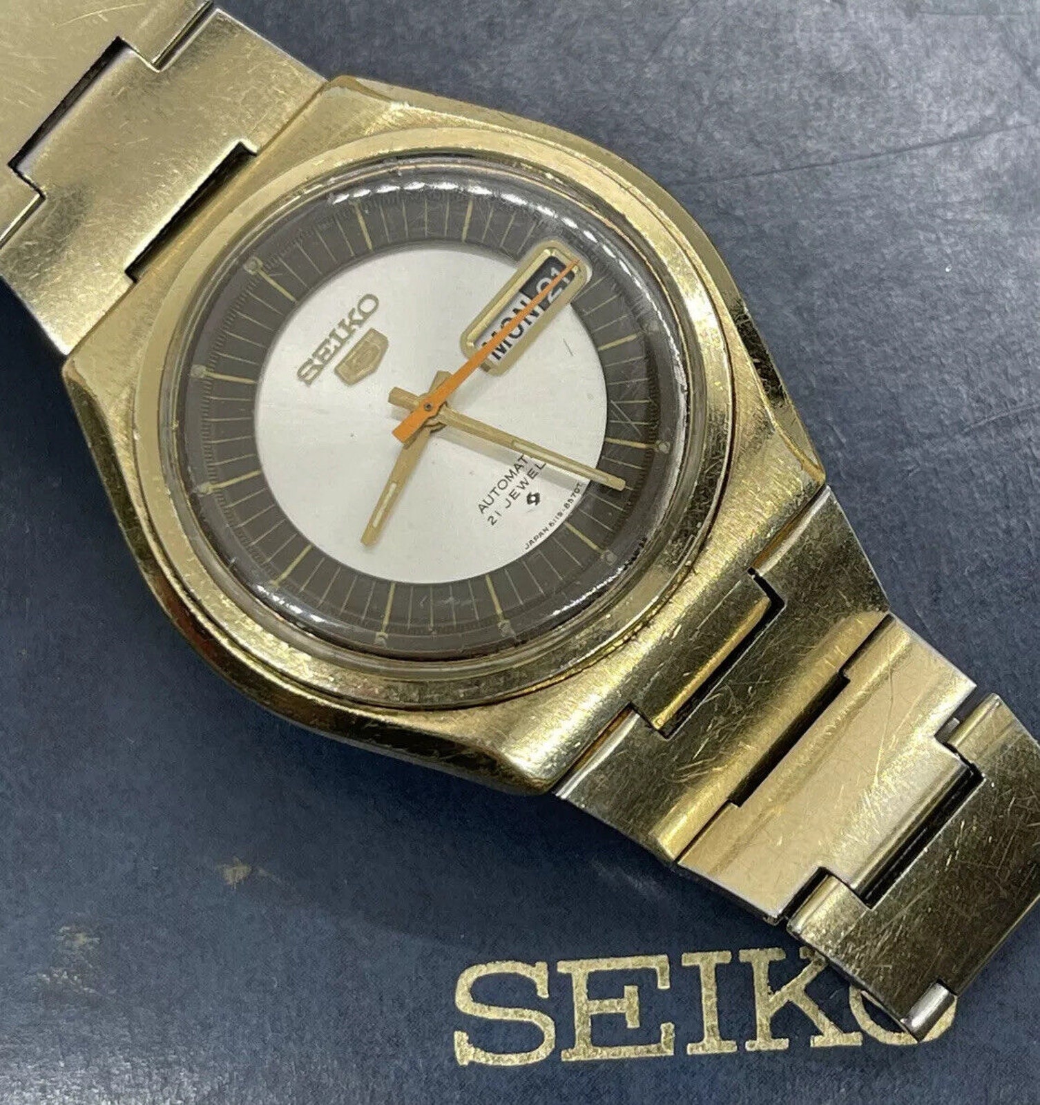 Vintage Seiko 5 Automatic 6119-8500 Day Date 21 Jewels Gold Tone 