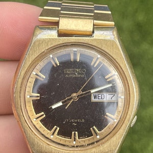Vintage Seiko 7009- 8079 Watch 17 Jewels Automatic Day Date Running Gold Tone