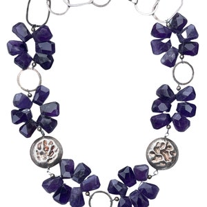Collar de amatista con cuentas de plata de ley firmado por Deb Guyot