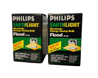Lot of 2 Vintage New Old Stock phillips 675 lumen 20 watt earthlite r30