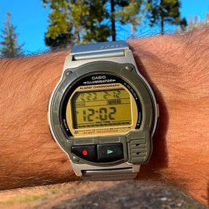 Casio A-V3 LCD digital voice recorder watch 1589 Runs Working Vintage