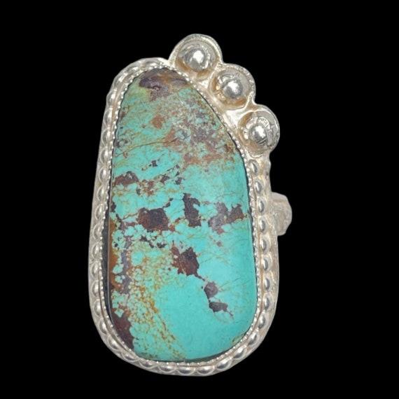 Striking Vintage Native American Navajo Scalloped Sterling Silver Turquoise Bracelet Striking Vintage Native American Navajo Scalloped Sterling Silver Turquoise Bracelet