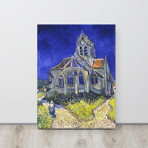 Pode incluir: Uma pintura de uma igreja com um alto campanário e uma torre do relógio. A igreja é pintada em um estilo que lembra Vincent van Gogh, com pinceladas em espiral e cores vibrantes. A igreja está sobre um fundo de céu azul com uma única figura caminhando por um caminho em primeiro plano.