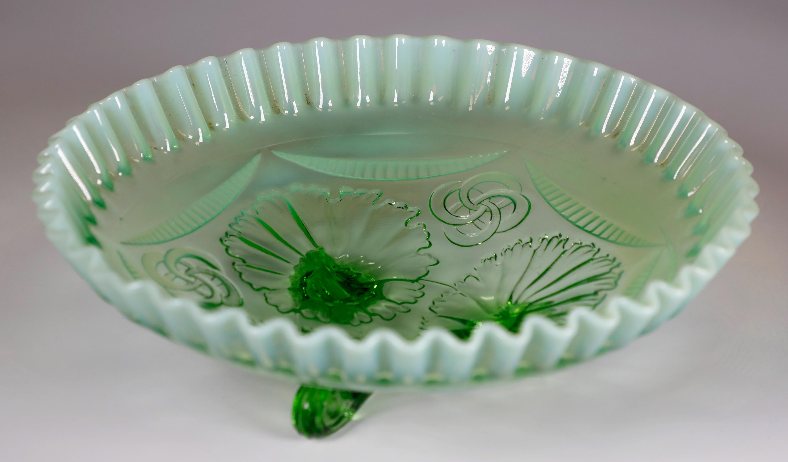 ヴィンテージ グリーン オパールセント ノースウッド フリルとリング 3