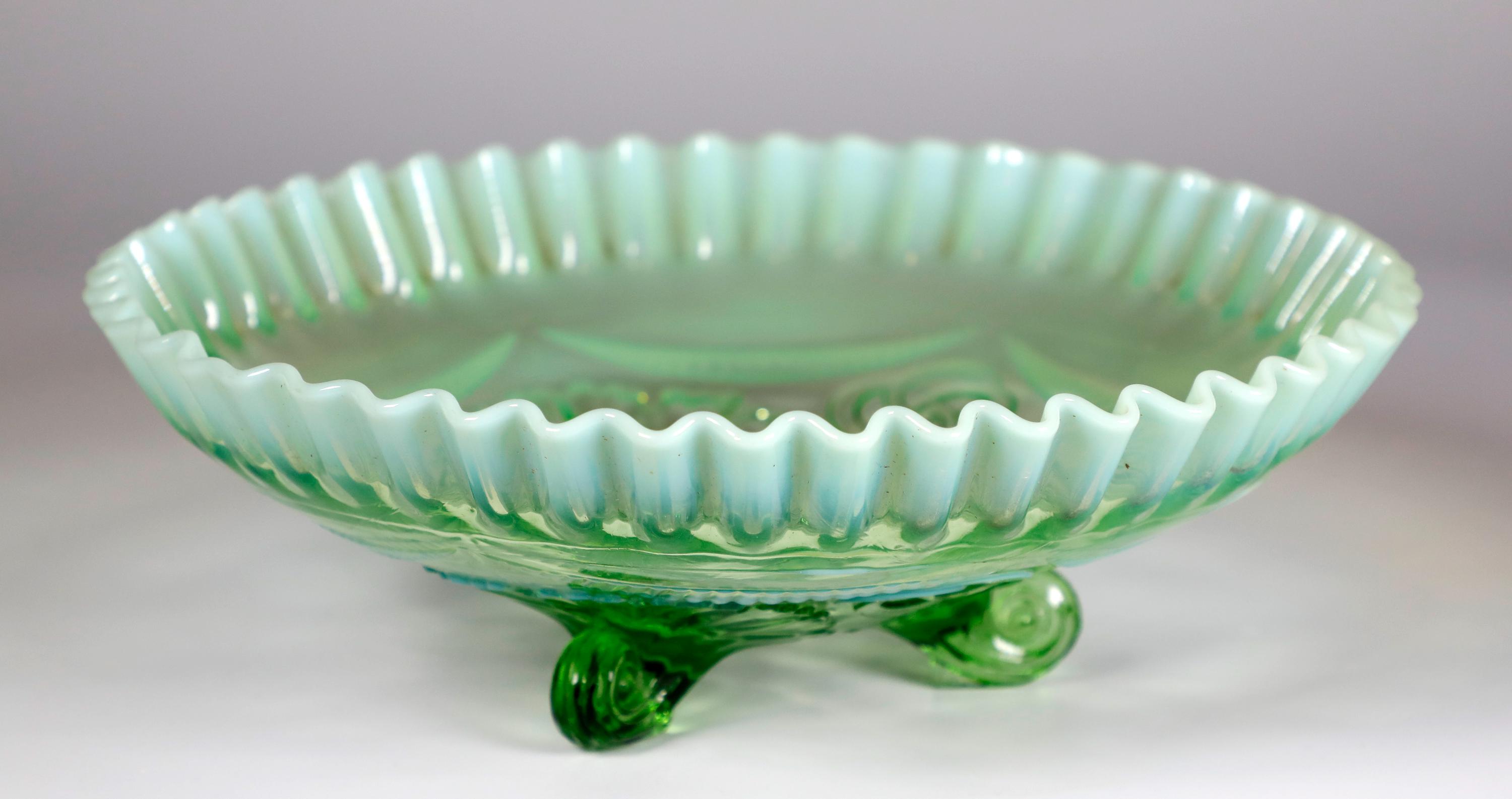 ヴィンテージ グリーン オパールセント ノースウッド フリルとリング 3