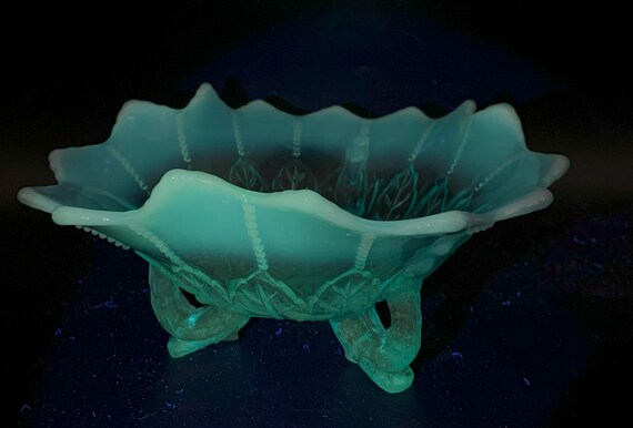 ヴィンテージ グリーン オパールセント ノースウッド フリルとリング 3