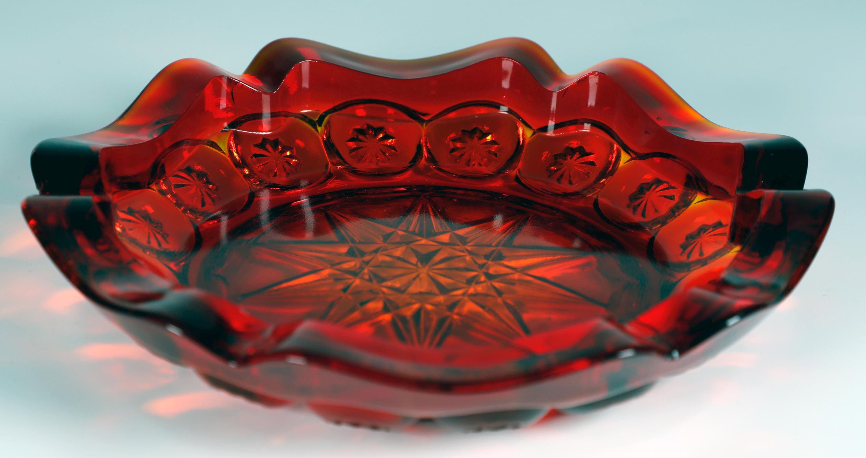 ◇美品◇サンルイ SAINT LOUIS 被せガラス レッド 赤 灰皿 北壁 灰皿