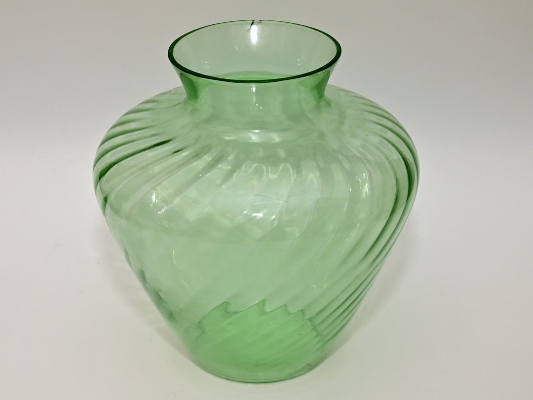 RARE Vintage Uranium Glass Flower Vase Swirl Spiral Twist Etsy