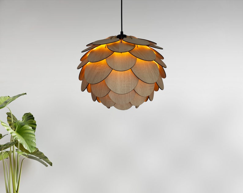 Houten kroonluchterlamp met ronde vorm Moderne houten hanglamp Eetkamer en kookeilandlamp Plafondlampkap van dennenappel afbeelding 4