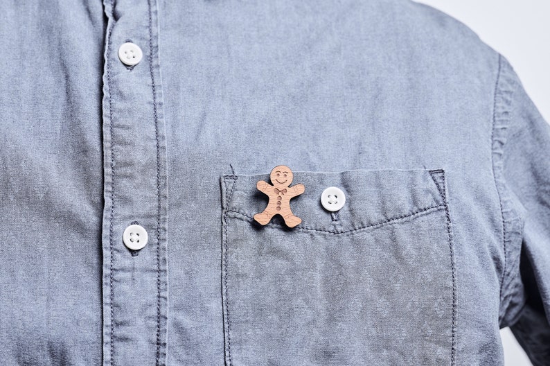 Gingerbread man pin, wooden brooch for celebration, festival or Christmas image 2