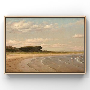 Könnte beinhalten: Ein Gemälde, das eine Küstenlandschaft mit einer felsigen Küste, einem Sandstrand und einem ruhigen Meer mit sanften Wellen zeigt. Der Himmel ist hellblau mit flauschigen weißen Wolken. Auf dem Strand und im Wasser sind kleine Figuren von Menschen zu sehen.