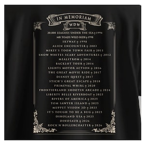 T-shirt med Disney-motiv | T-shirt med hyllning till Walt Disney World-attraktioner | T-shirt med historia i Disneyparken | Gåva till Disney-fans bild 2