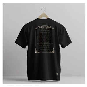 T-shirt med Disney-motiv | T-shirt med hyllning till Walt Disney World-attraktioner | T-shirt med historia i Disneyparken | Gåva till Disney-fans bild 4