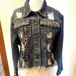 Women&#39;s One-of-a-kind reworked distressed cropped jean jacket - Med Blue size L
