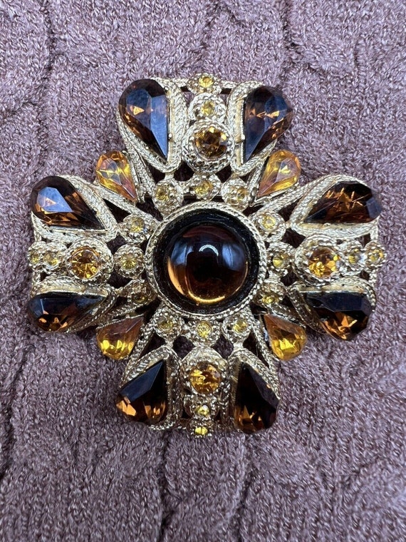 Sphinx Maltese Cross Amber Brooch 9242 Gold Tone … - image 7