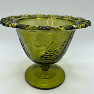 Elegant Grape Motif Bowl - Vintage Indiana Glass Candy Dish in Green